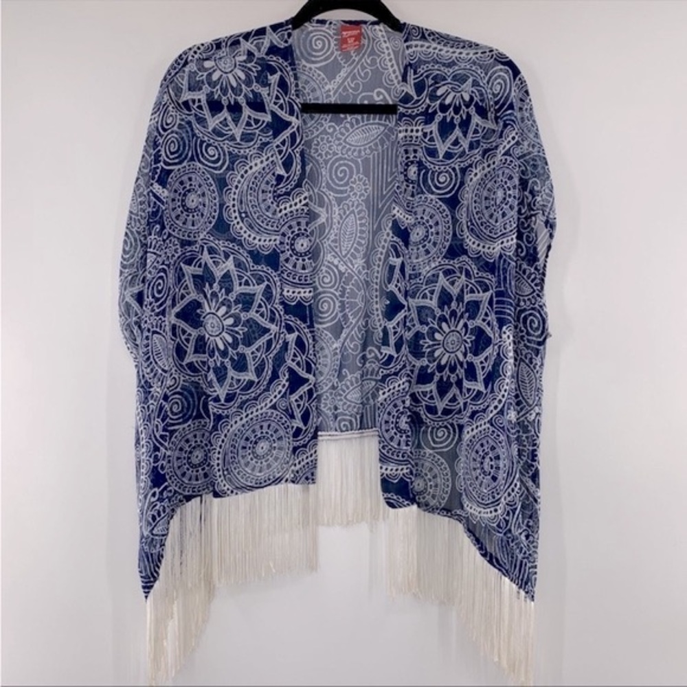 🌸3/$25 Arizona Jean Co Oversized Fringe Kimono Wrap Blue & White Floral, Size M